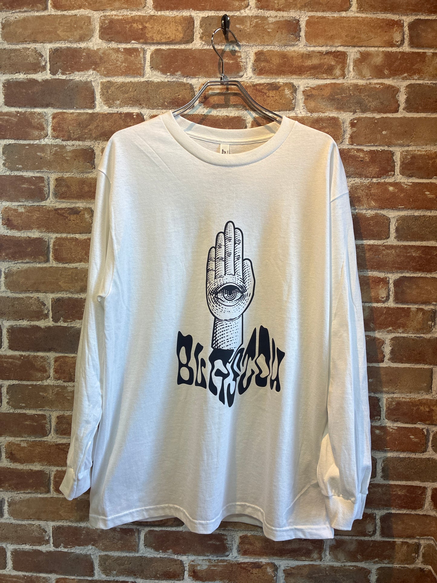 BLASTOU EYE HAND LONG TEE