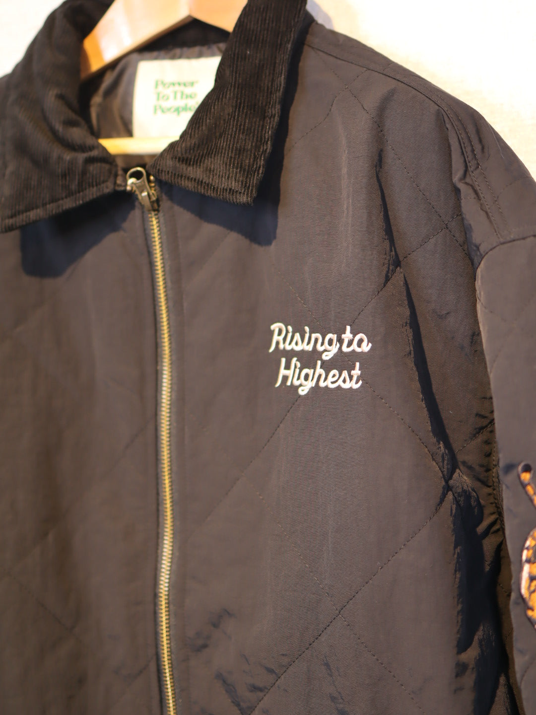 POWER TO THE PEOPLE　虎龍刺繍キルティングジャケット　ブラック